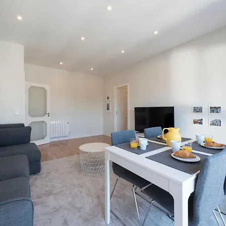 Lovelystay - Downtown Modern 2br Flat With Free Parking Porto