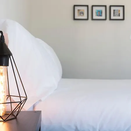 Apartamento Lovelystay - Downtown Modern 2br Flat With Free Parking