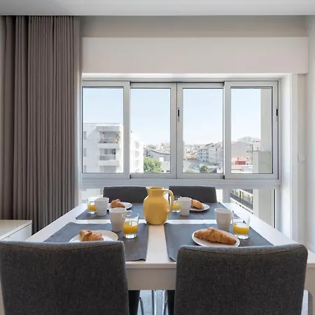 Apartamento Lovelystay - Downtown Modern 2br Flat With Free Parking Porto