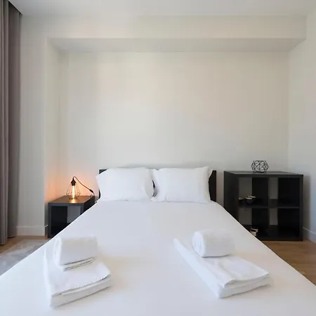 Lovelystay - Downtown Modern 2br Flat With Free Parking Apartamento