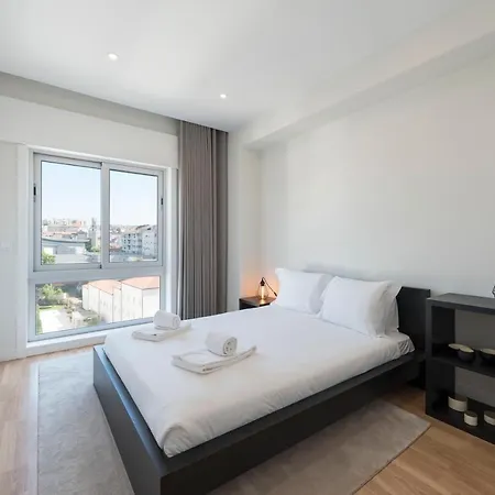 Lovelystay - Downtown Modern 2br Flat With Free Parking